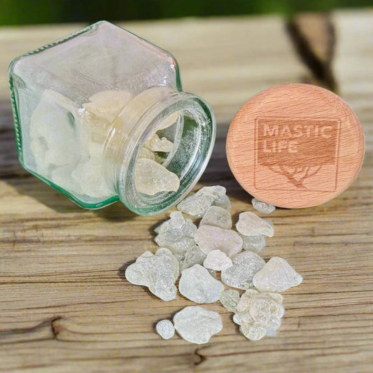 Why is mastic gum sometimes soft and sometimes hard?